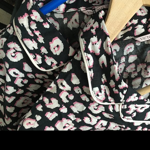 Victoria secret 100% cotton leopard print top - Picture 3 of 6
